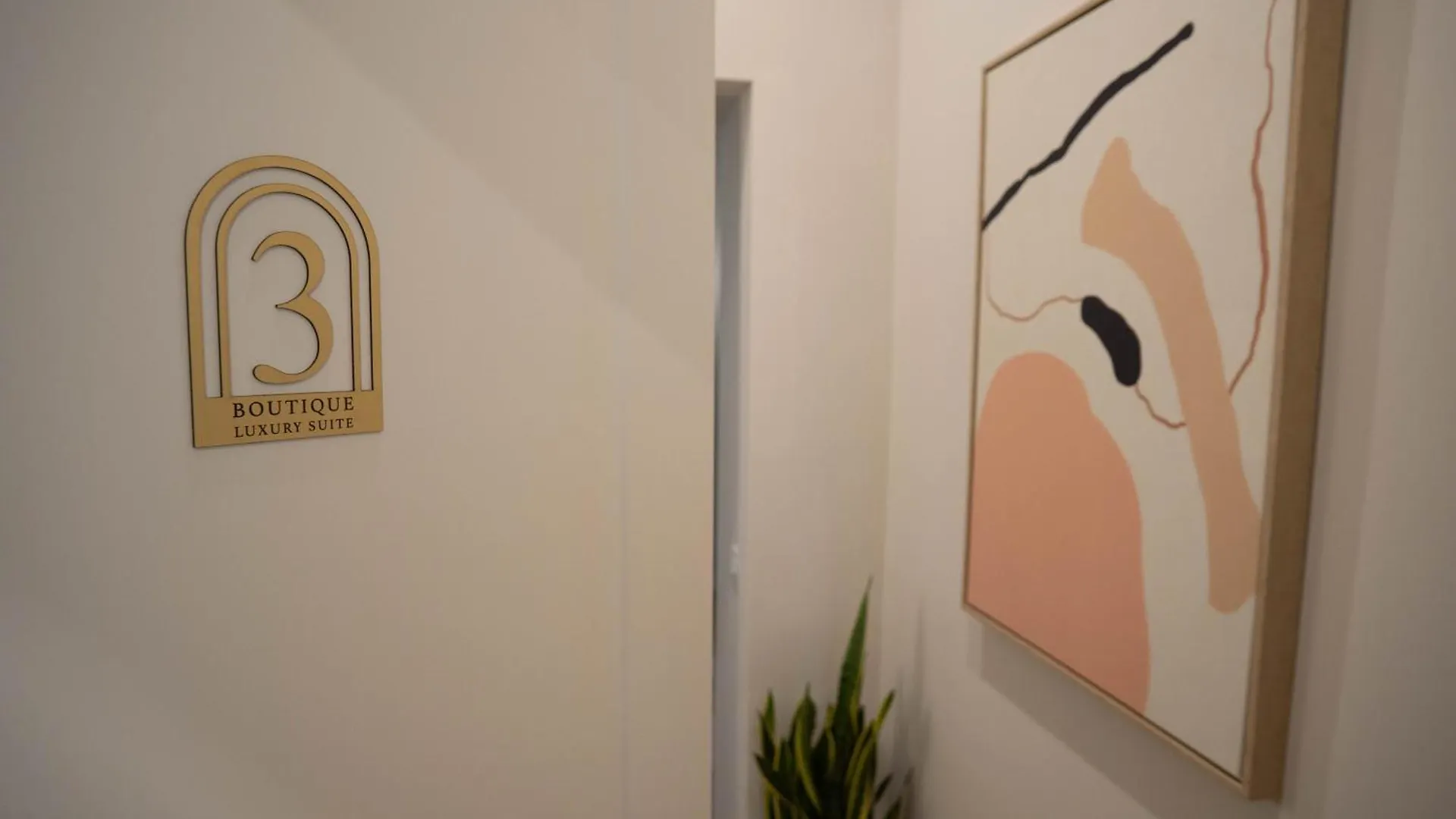 Boutique Luxury Suite Naples